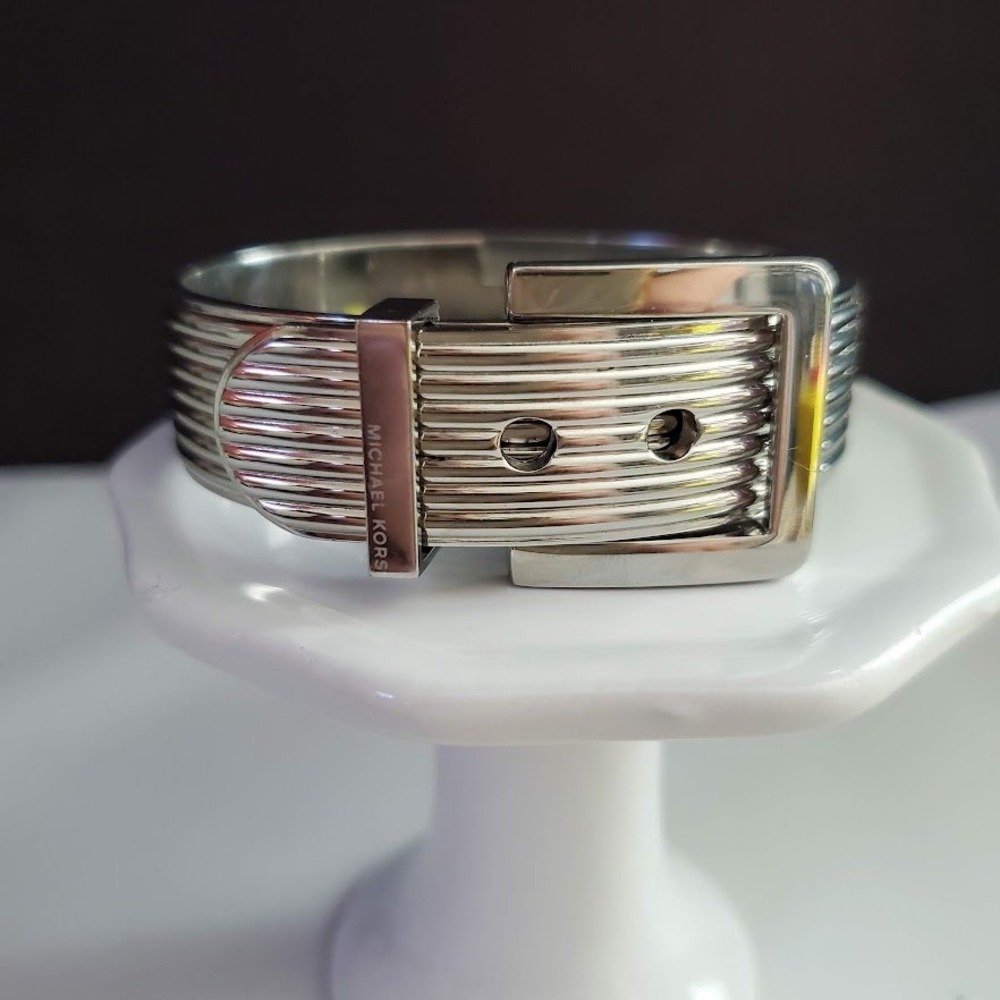 Michael Kors Silver Tone Ribbed Buckle Bangle Bracelet Adjustable Hinge Cuff